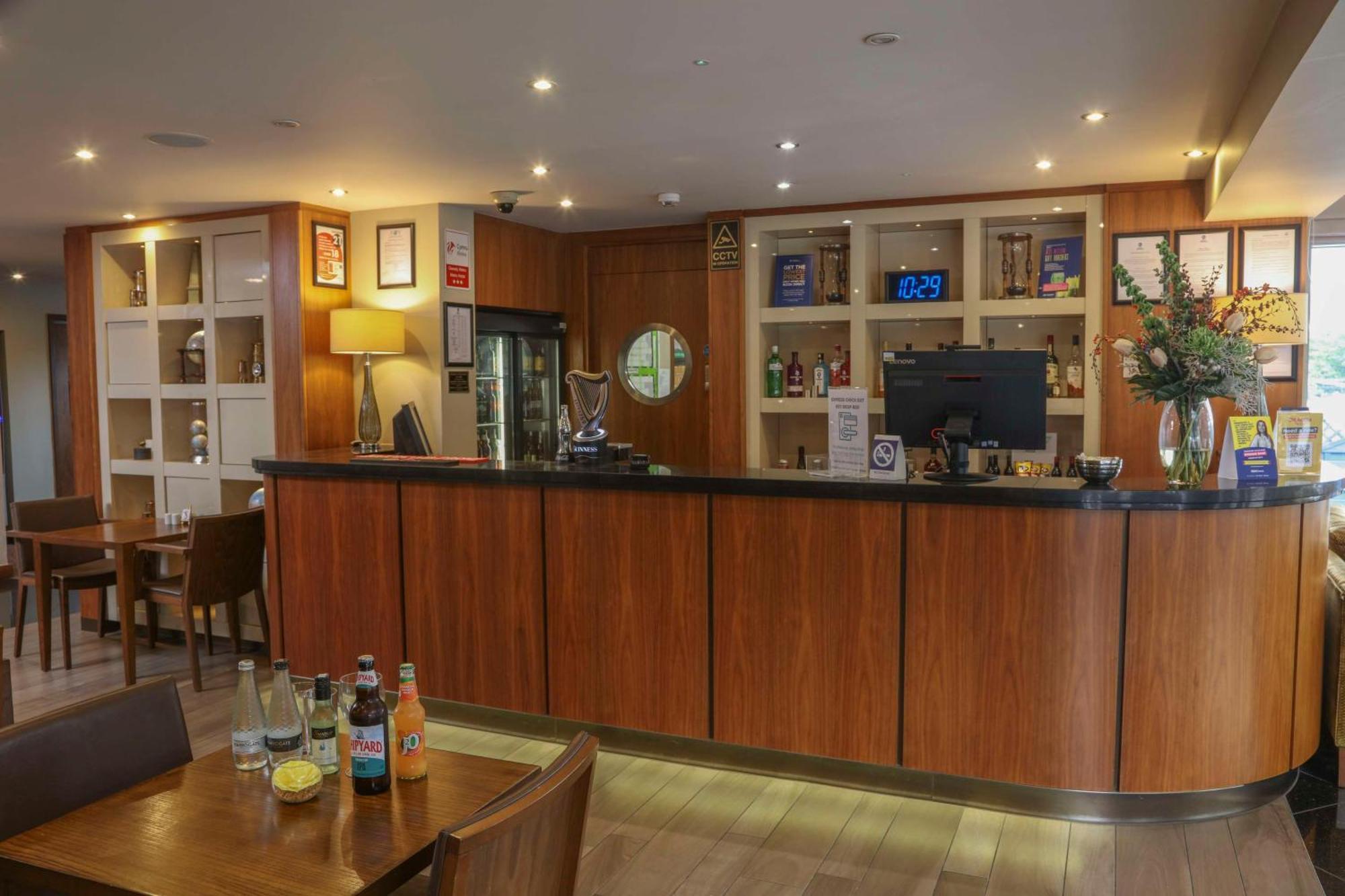 Best Western Pontypool Metro Hotel Zewnętrze zdjęcie