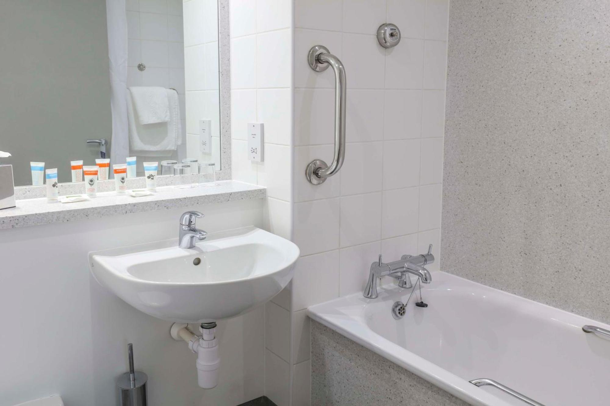 Best Western Pontypool Metro Hotel Zewnętrze zdjęcie